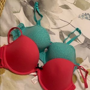 2 Piece Set of La Senza Bras - Pink and Teal 💕💚